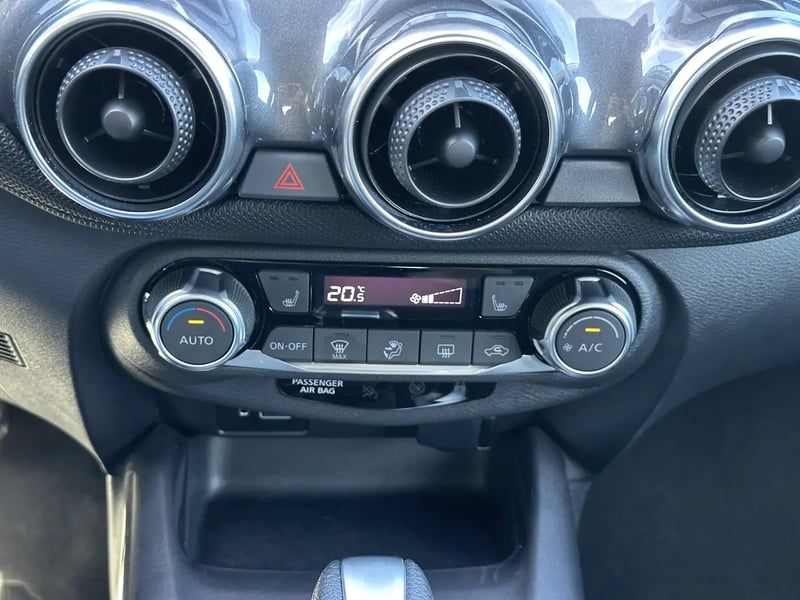 Photo de la voiture NISSAN JUKE 2023.5 DIG-T 114 DCT7 Acenta