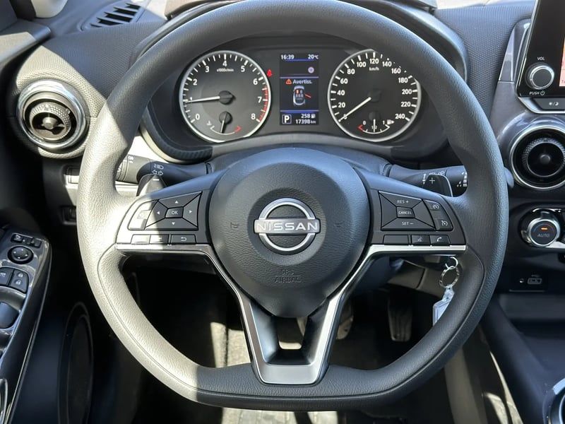 Photo de la voiture NISSAN JUKE 2023.5 DIG-T 114 DCT7 Acenta