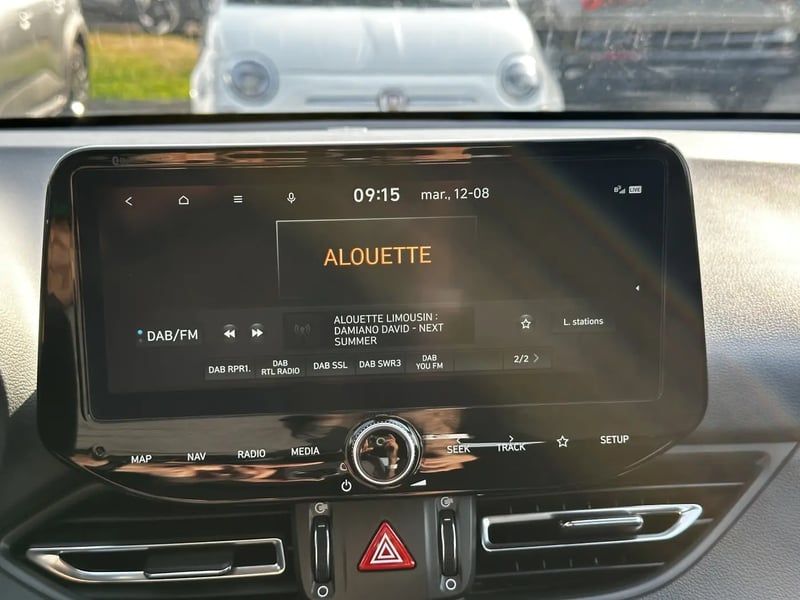 Photo de la voiture HYUNDAI i30 1.0 T-GDi 120 DCT-7 Hybrid 48V Creative