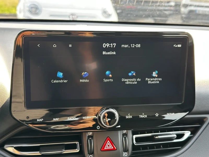 Photo de la voiture HYUNDAI i30 1.0 T-GDi 120 DCT-7 Hybrid 48V Creative