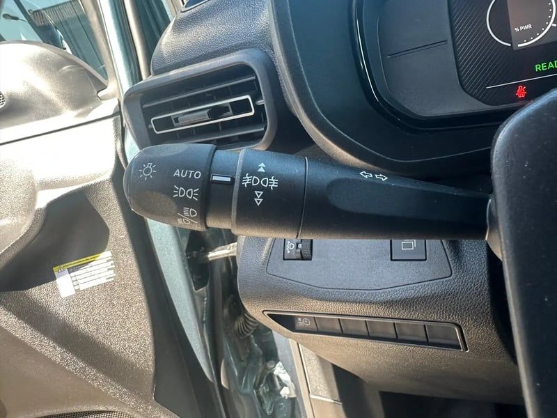 Photo de la voiture CITROEN E-BERLINGO Taille M 136 ch 54 kWh Plus