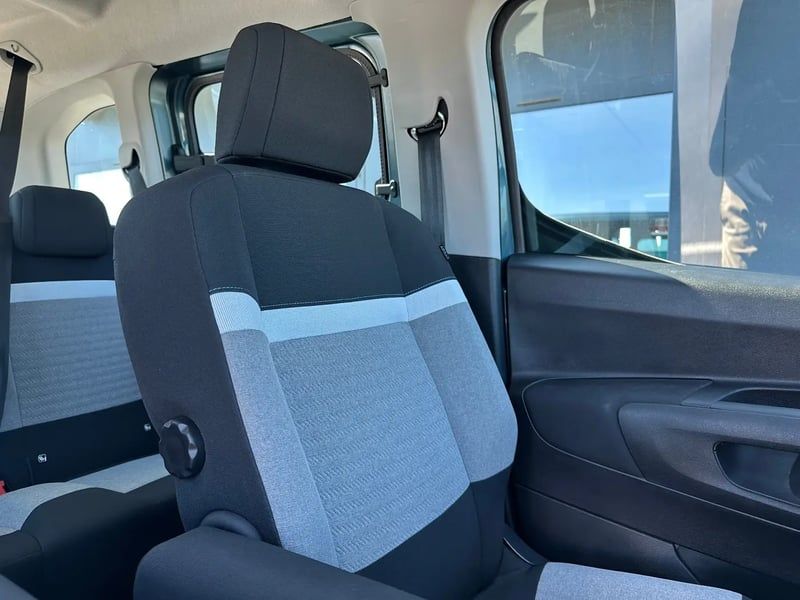 Photo de la voiture CITROEN E-BERLINGO Taille M 136 ch 54 kWh Plus