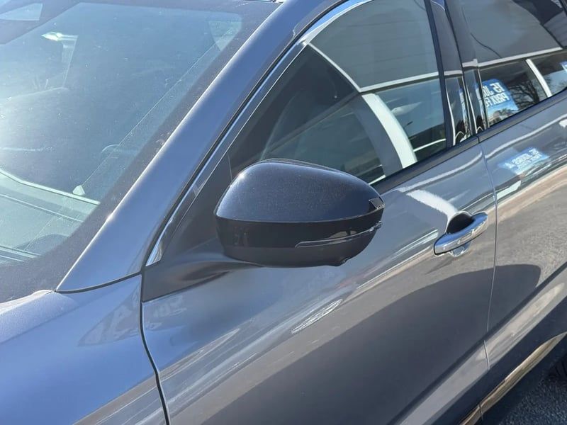 Photo de la voiture RENAULT ESPACE VI E-Tech hybrid 200 Techno
