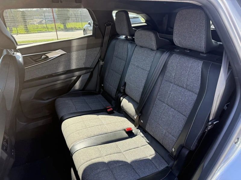 Photo de la voiture RENAULT ESPACE VI E-Tech hybrid 200 Techno