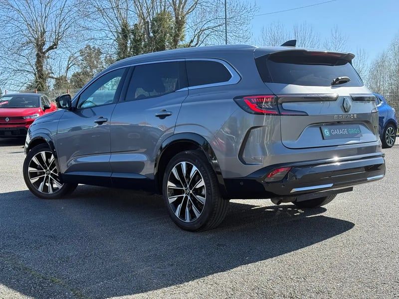 Photo de la voiture RENAULT ESPACE VI E-Tech hybrid 200 Techno