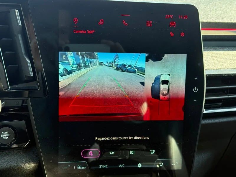 Photo de la voiture RENAULT ESPACE VI E-Tech hybrid 200 Techno