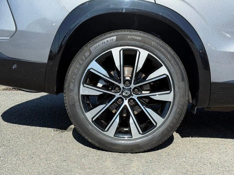 Photo de la voiture RENAULT ESPACE VI E-Tech hybrid 200 Techno