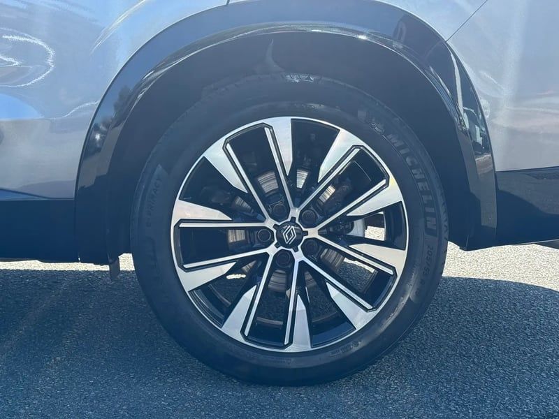 Photo de la voiture RENAULT ESPACE VI E-Tech hybrid 200 Techno