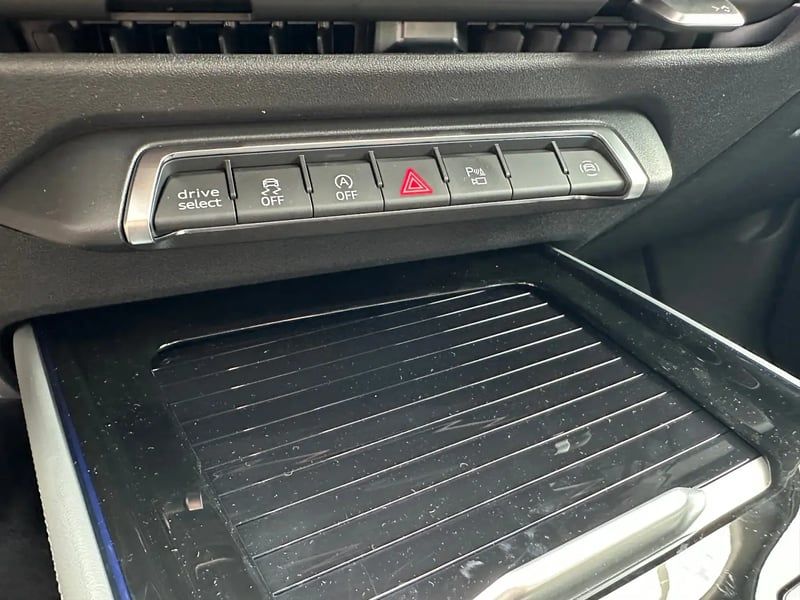 Photo de la voiture AUDI Q3 DIESEL TDI 150 ch S tronic 7 S line