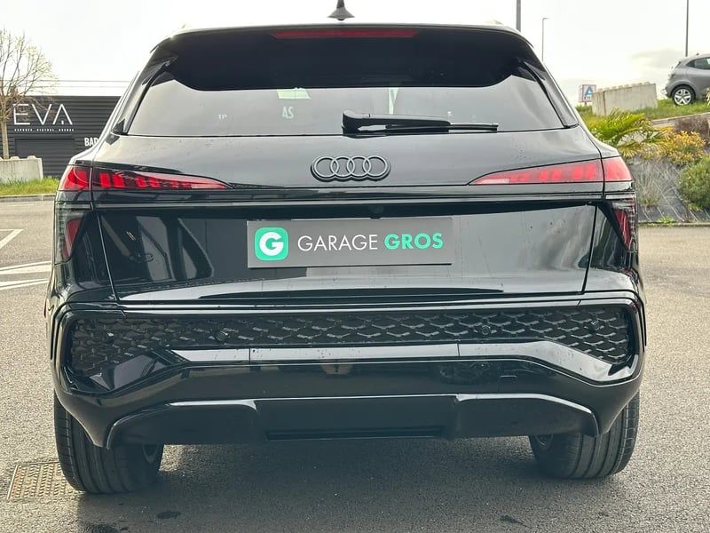 Photo de la voiture AUDI Q3 DIESEL TDI 150 ch S tronic 7 S line