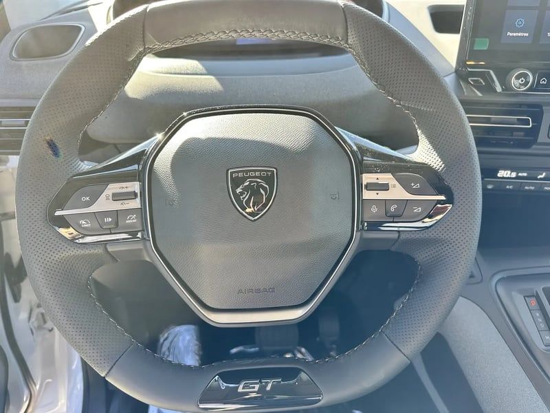 Photo de la voiture PEUGEOT RIFTER Rifter Taille M - 1.5 BlueHDi 130ch S&S GT EAT8 5 places