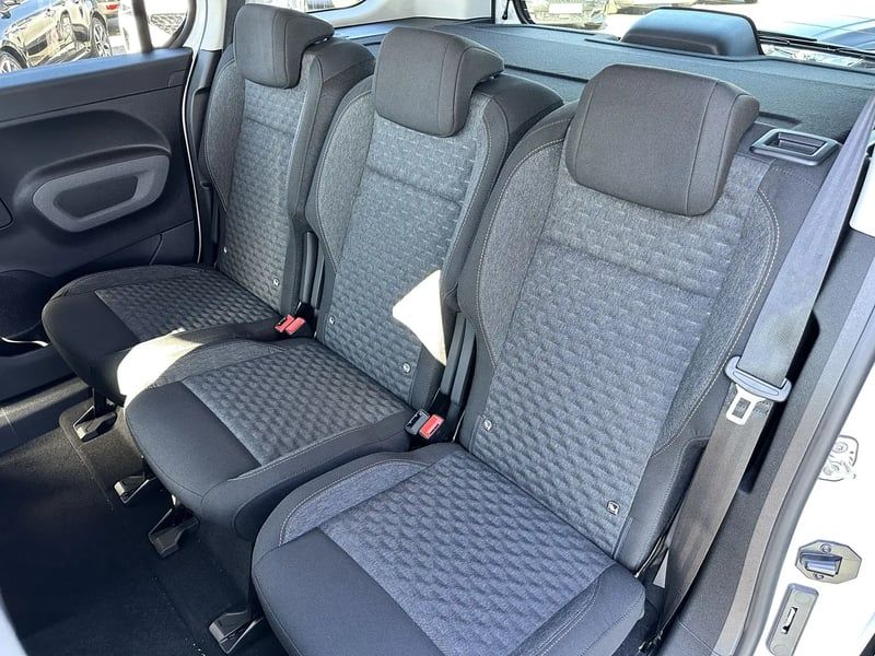 Photo de la voiture PEUGEOT RIFTER Rifter Taille M - 1.5 BlueHDi 130ch S&S GT EAT8 5 places