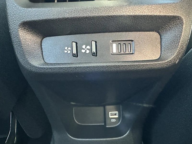 Photo de la voiture PEUGEOT RIFTER Rifter Taille M - 1.5 BlueHDi 130ch S&S GT EAT8 5 places