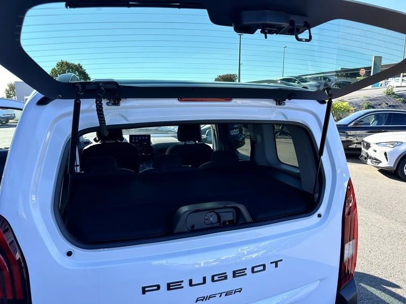 Photo de la voiture PEUGEOT RIFTER Rifter Taille M - 1.5 BlueHDi 130ch S&S GT EAT8 5 places
