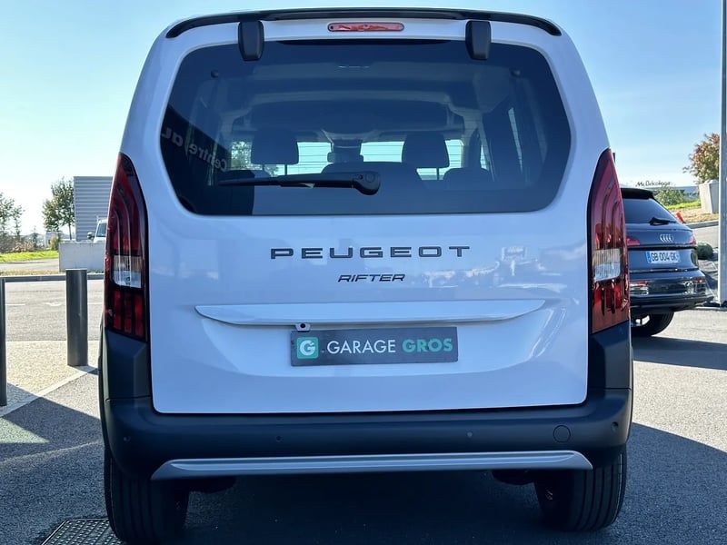 Photo de la voiture PEUGEOT RIFTER Rifter Taille M - 1.5 BlueHDi 130ch S&S GT EAT8 5 places