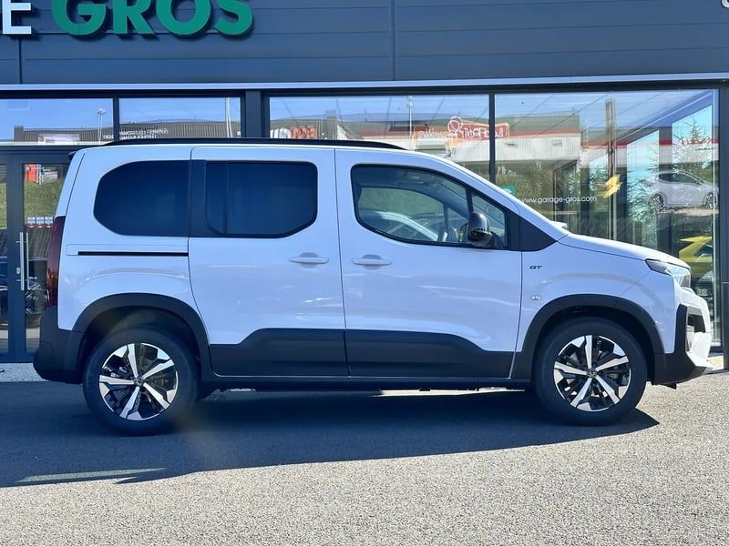 Photo de la voiture PEUGEOT RIFTER Rifter Taille M - 1.5 BlueHDi 130ch S&S GT EAT8 5 places