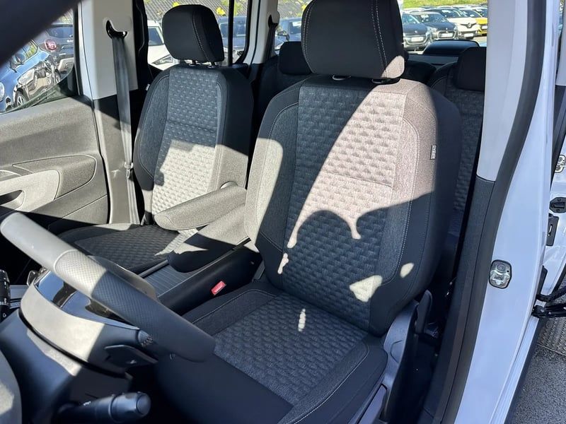 Photo de la voiture PEUGEOT RIFTER Rifter Taille M - 1.5 BlueHDi 130ch S&S GT EAT8 5 places