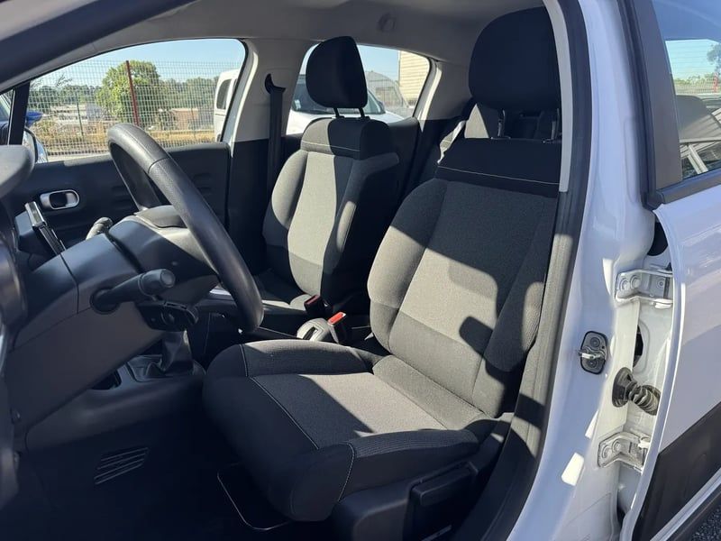 Photo de la voiture CITROEN C3 PureTech 82 Feel