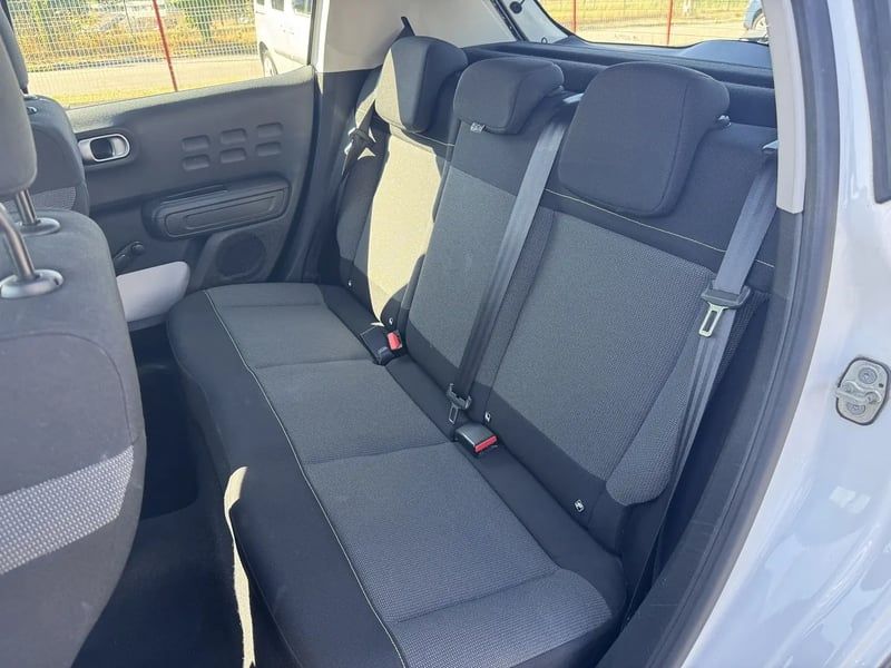 Photo de la voiture CITROEN C3 PureTech 82 Feel