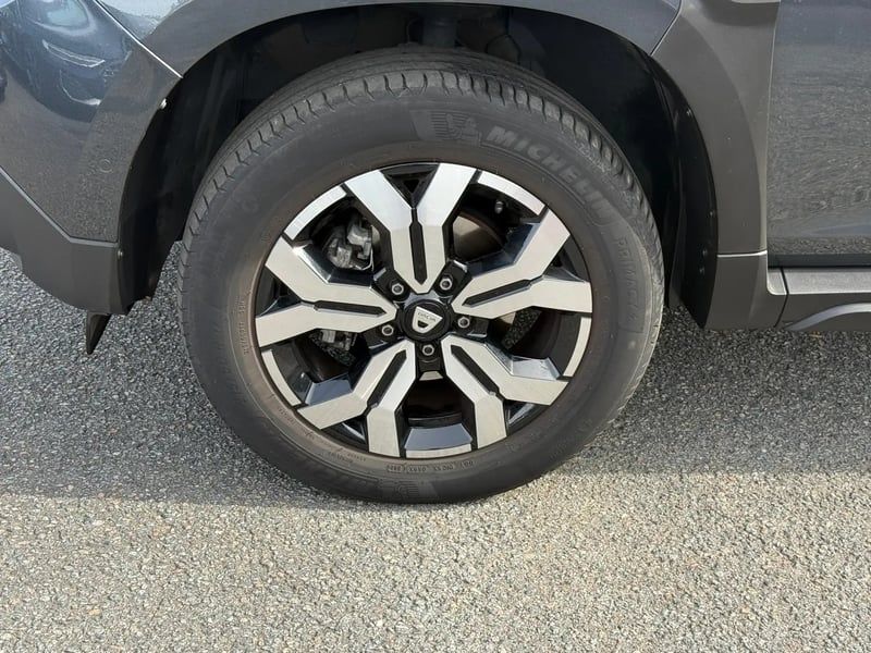 Photo de la voiture DACIA DUSTER TCe 150 FAP 4x2 EDC Prestige