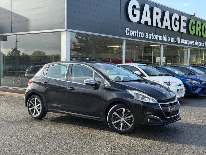 Photo de la voiture PEUGEOT 208 1.6 BlueHDi 75ch BVM5 Style