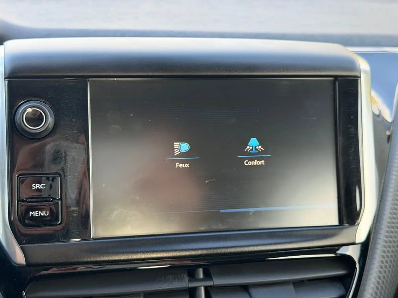 Photo de la voiture PEUGEOT 208 1.6 BlueHDi 75ch BVM5 Style