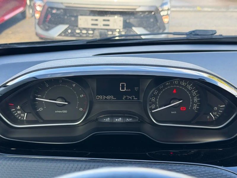 Photo de la voiture PEUGEOT 208 1.6 BlueHDi 75ch BVM5 Style