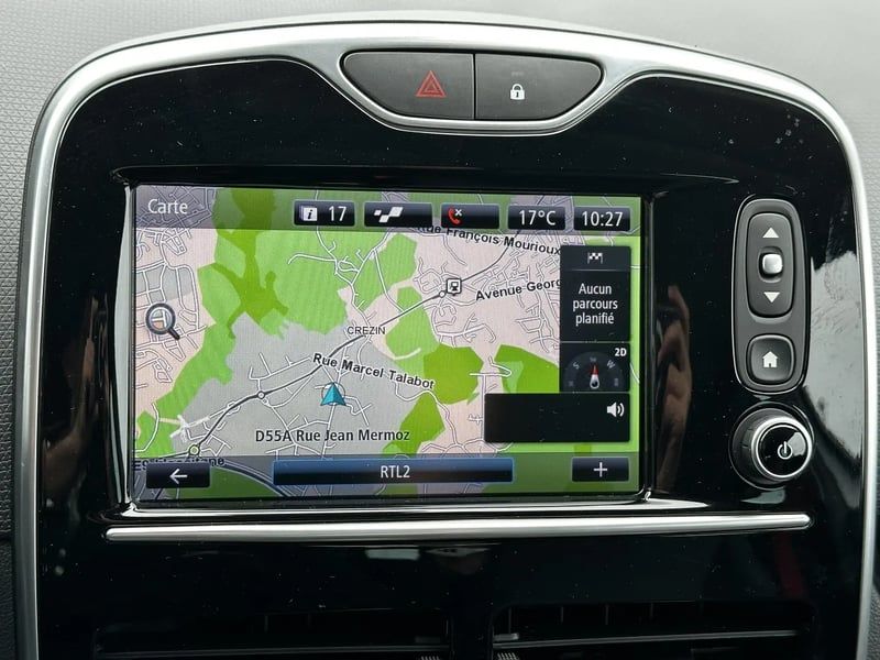 Photo de la voiture RENAULT CLIO IV 1.6 Turbo 220 Energy RS Trophy EDC