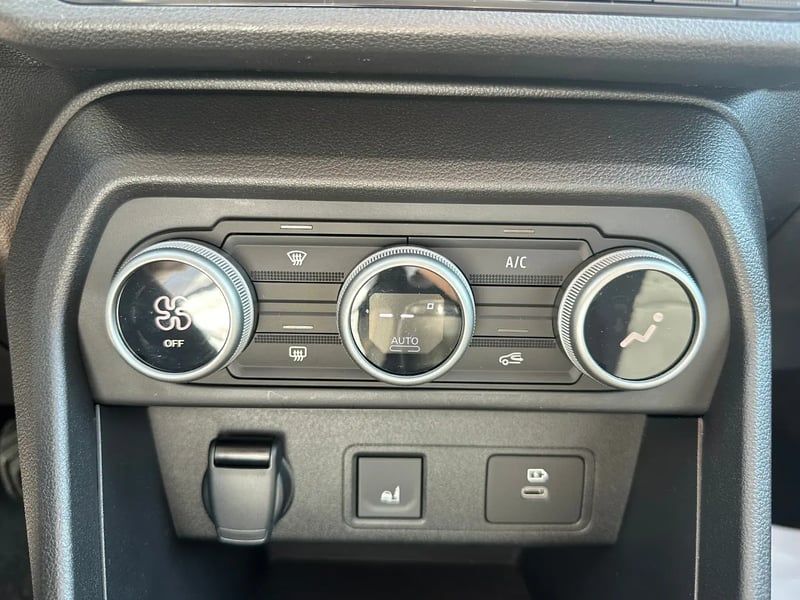 Photo de la voiture DACIA JOGGER ECO-G 100 5 places GSR2 Extreme +