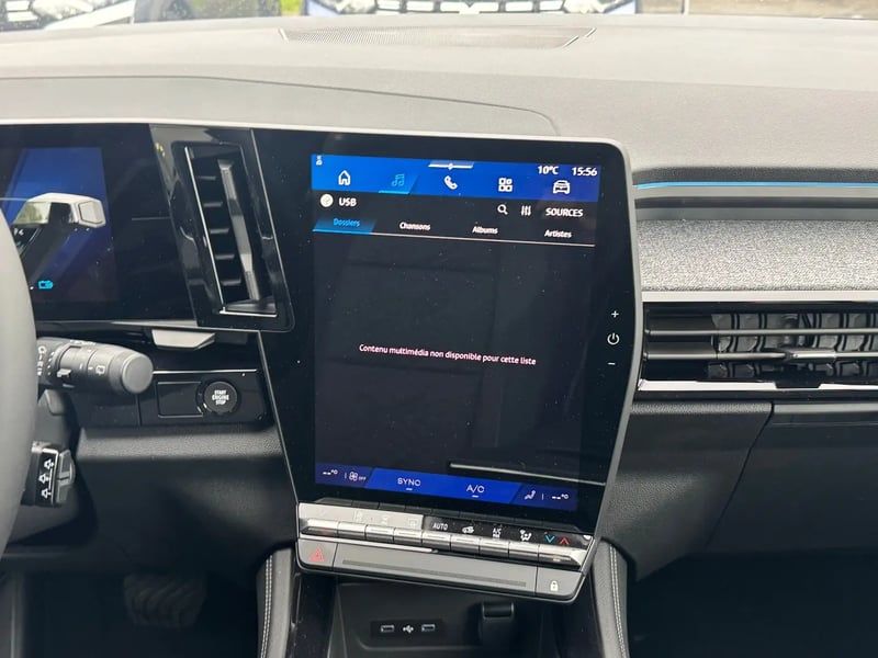 Photo de la voiture RENAULT AUSTRAL full hybrid E-Tech 200 ch Techno