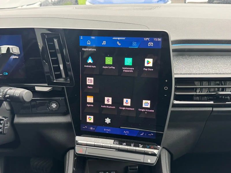 Photo de la voiture RENAULT AUSTRAL full hybrid E-Tech 200 ch Techno