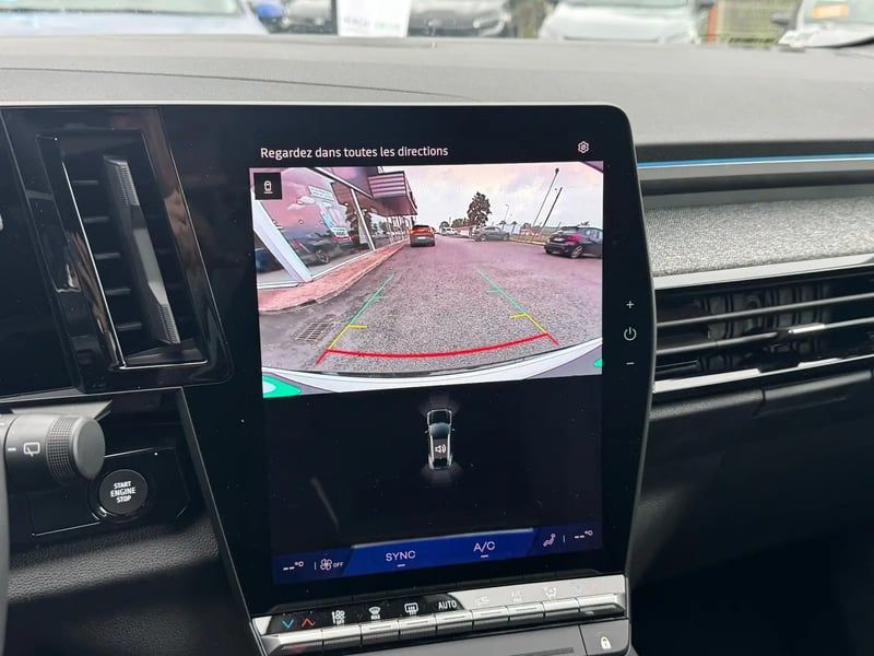 Photo de la voiture RENAULT AUSTRAL full hybrid E-Tech 200 ch Techno