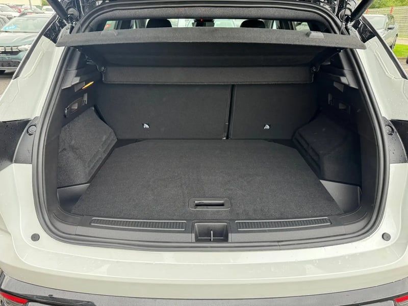 Photo de la voiture RENAULT AUSTRAL full hybrid E-Tech 200 ch Techno