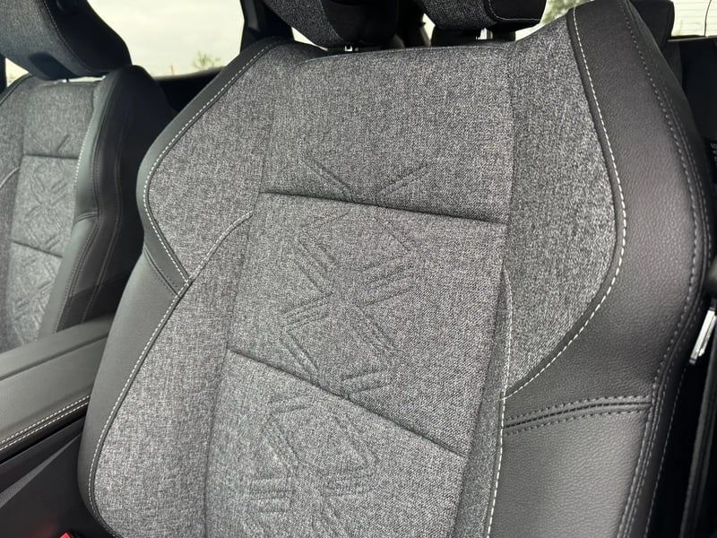 Photo de la voiture RENAULT AUSTRAL full hybrid E-Tech 200 ch Techno