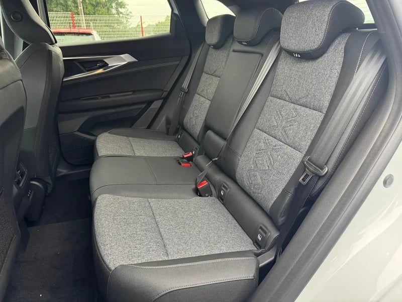 Photo de la voiture RENAULT AUSTRAL full hybrid E-Tech 200 ch Techno