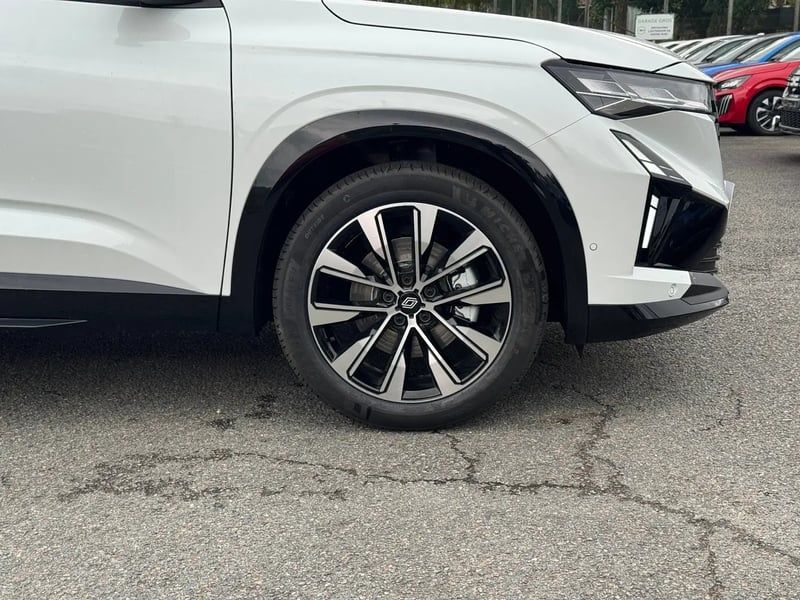 Photo de la voiture RENAULT AUSTRAL full hybrid E-Tech 200 ch Techno