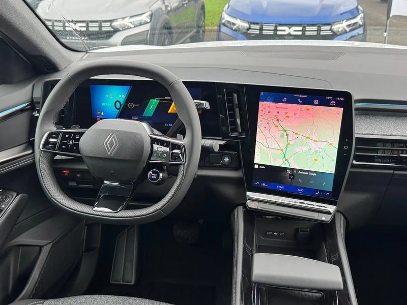 Photo de la voiture RENAULT AUSTRAL full hybrid E-Tech 200 ch Techno