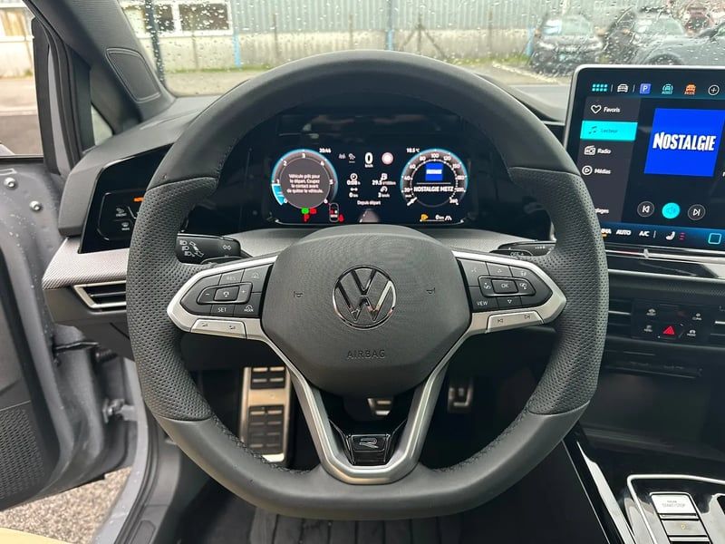 Photo de la voiture VOLKSWAGEN GOLF 2.0 TDI 150 DSG7 R-Line Edition