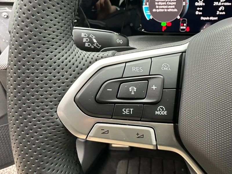Photo de la voiture VOLKSWAGEN GOLF 2.0 TDI 150 DSG7 R-Line Edition