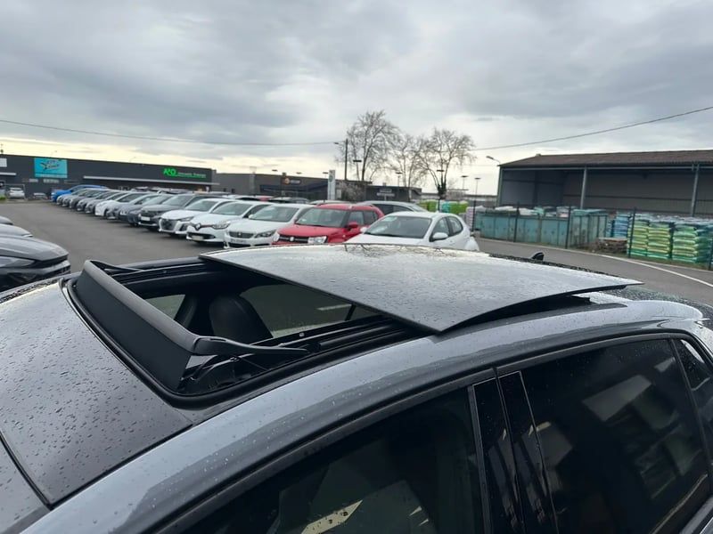 Photo de la voiture VOLKSWAGEN GOLF 2.0 TDI 150 DSG7 R-Line Edition