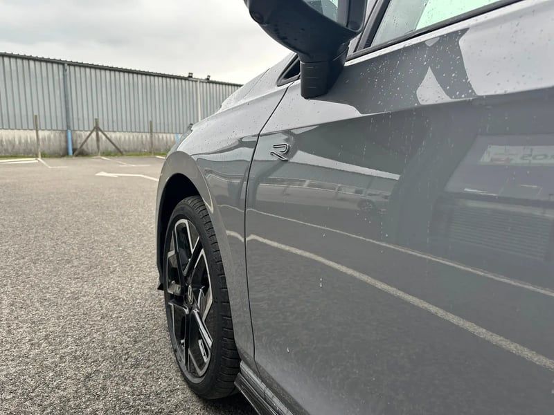 Photo de la voiture VOLKSWAGEN GOLF 2.0 TDI 150 DSG7 R-Line Edition