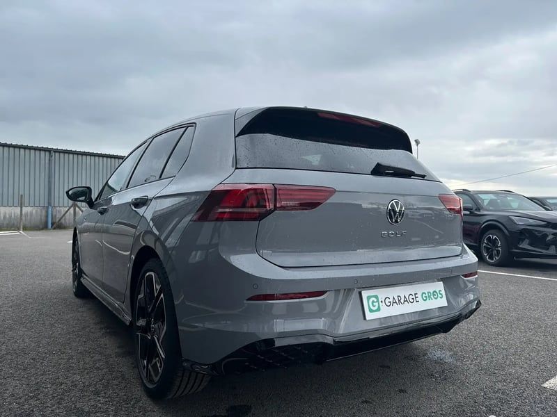 Photo de la voiture VOLKSWAGEN GOLF 2.0 TDI 150 DSG7 R-Line Edition