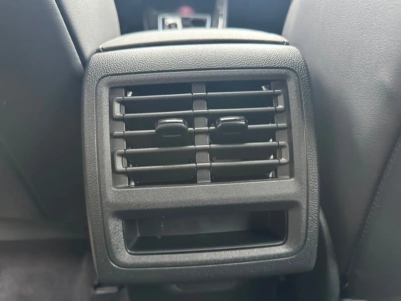 Photo de la voiture VOLKSWAGEN GOLF 2.0 TDI 150 DSG7 R-Line Edition