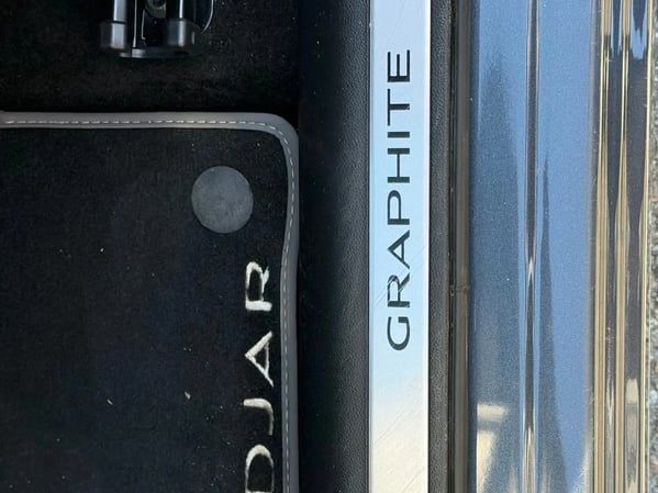 Photo de la voiture RENAULT KADJAR TCe 130 Energy Graphite EDC