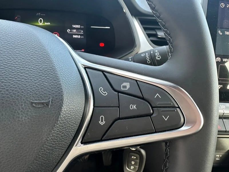 Photo de la voiture RENAULT CAPTUR TCe 90 ch Evolution