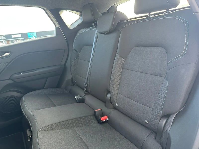 Photo de la voiture RENAULT CAPTUR TCe 90 ch Evolution