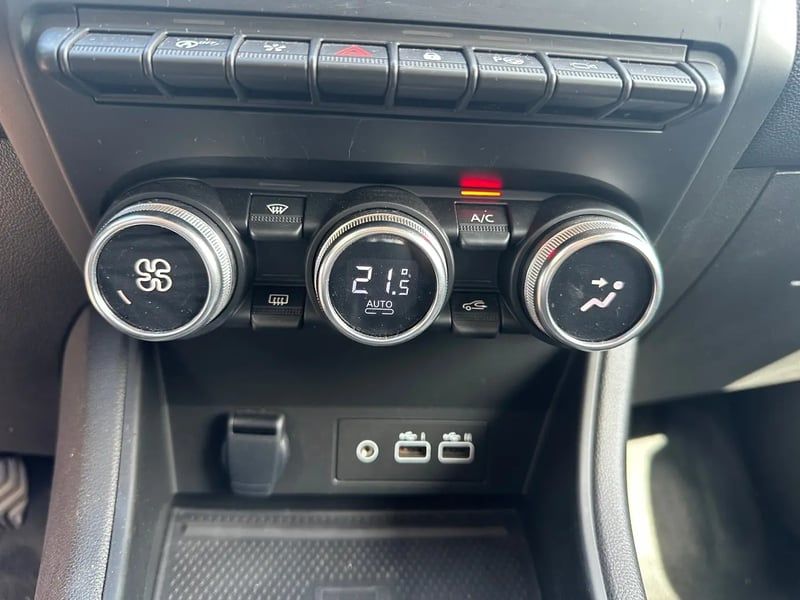 Photo de la voiture RENAULT CAPTUR TCe 90 Techno