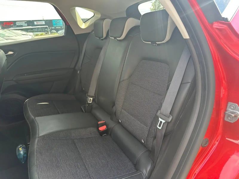 Photo de la voiture RENAULT CAPTUR TCe 90 Techno
