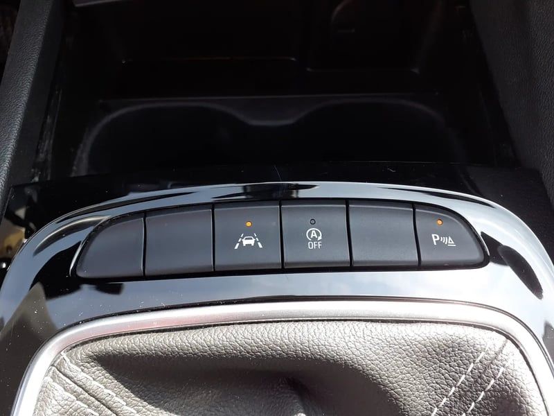 Photo de la voiture OPEL INSIGNIA GRAND SPORT 2.0 Diesel 174 ch BVM6 Elegance