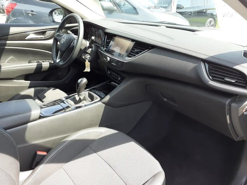 Photo de la voiture OPEL INSIGNIA GRAND SPORT 2.0 Diesel 174 ch BVM6 Elegance